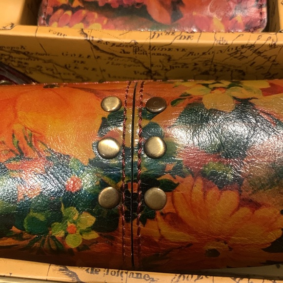 BNIB PATRICIA NASH MULTI LUZZI WALLET AND WRISTLET/CLUTCH/JEWELRY ROLL - Picture 10 of 14